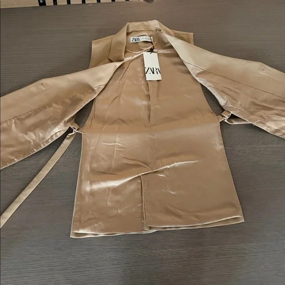 Zara - Picture 2 of 4